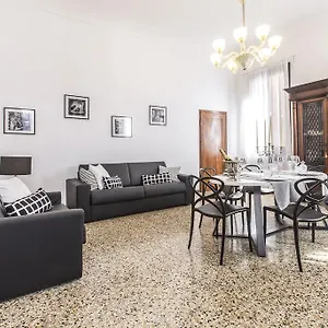 Rialto Design Boutique R&r Venice