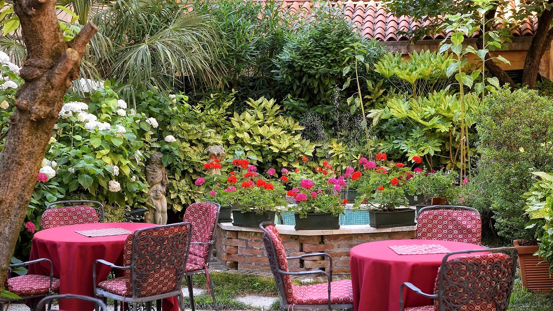 Hotel Amadeus Venice 4*,