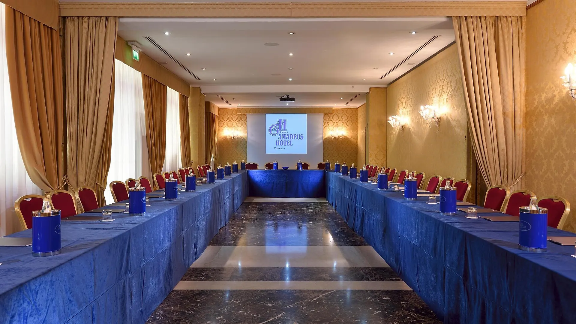 Hotel Amadeus Venice 4*,