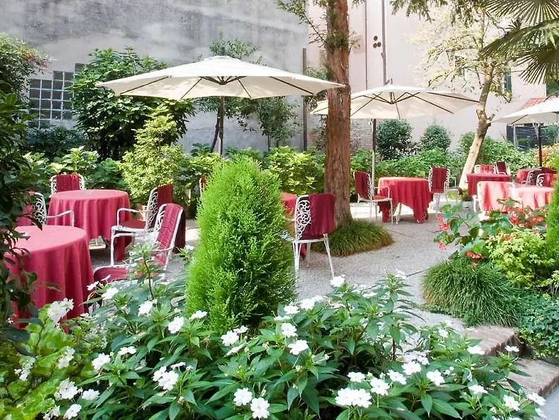 ****  Hotel Amadeus Venice Italy
