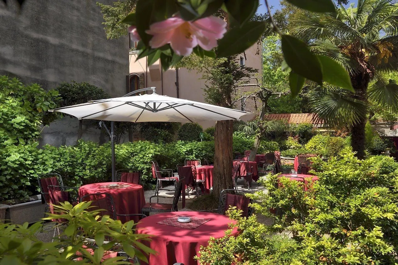 Hotel Amadeus Venice 4*,