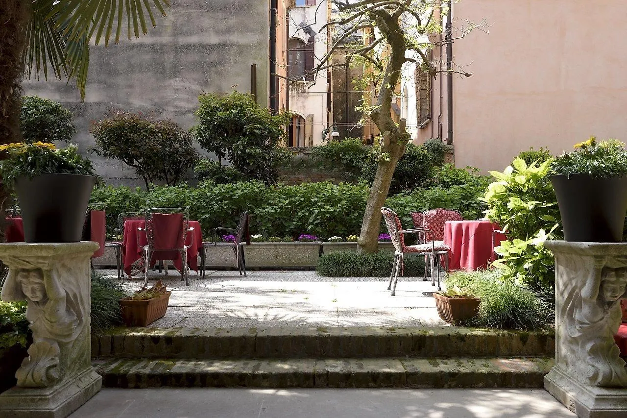 Hotel Amadeus Venice