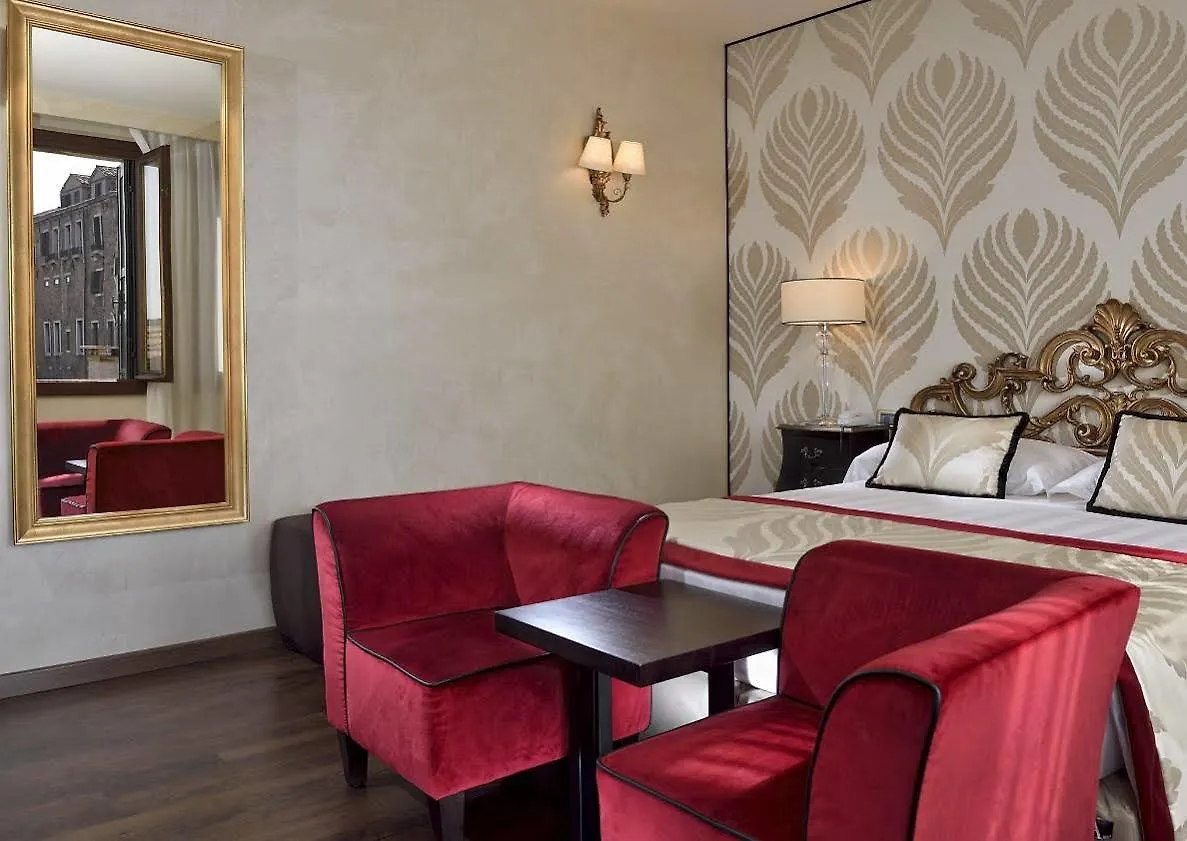 Hotel Amadeus Venice 4*,